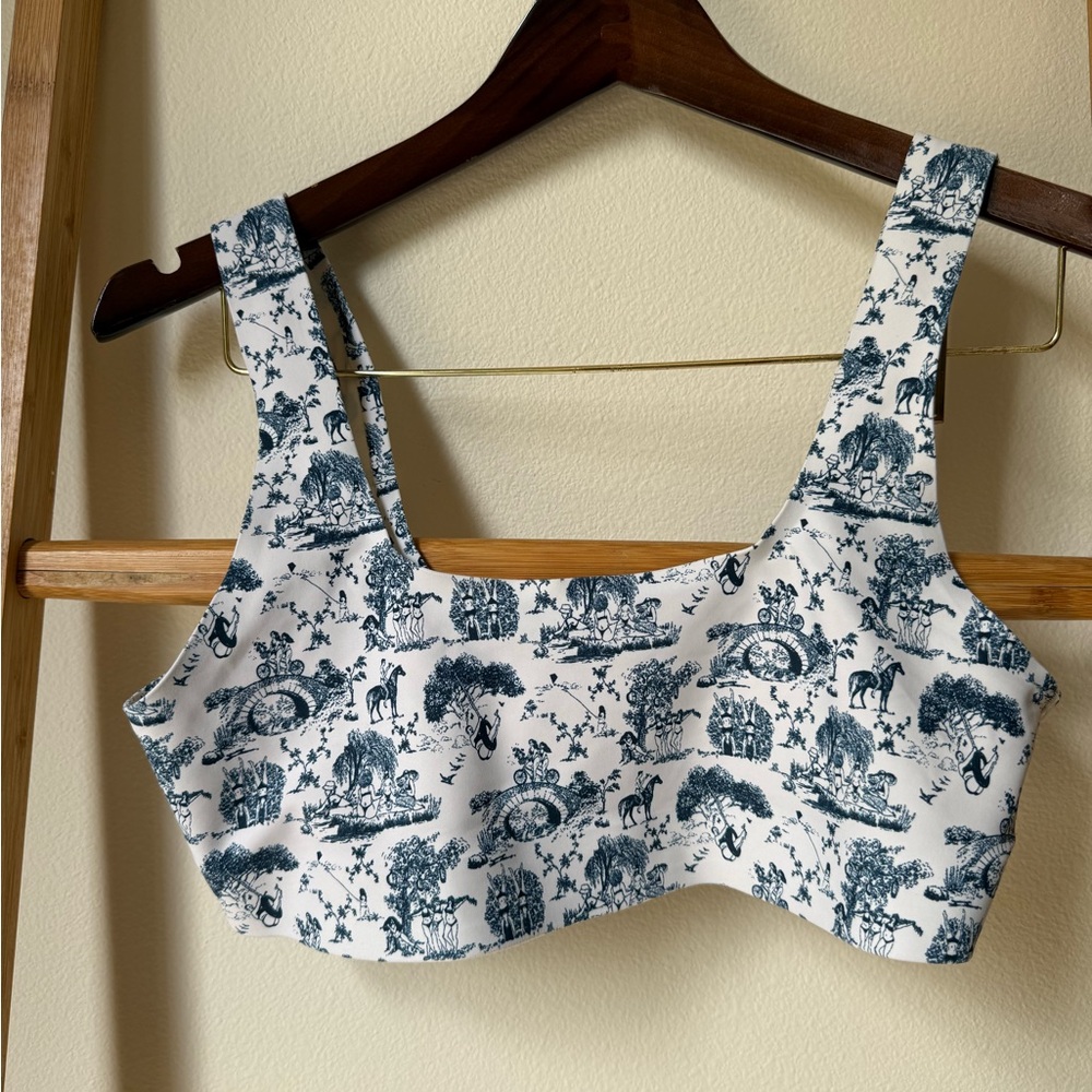 Stylish Black and White Printed Sports Bra